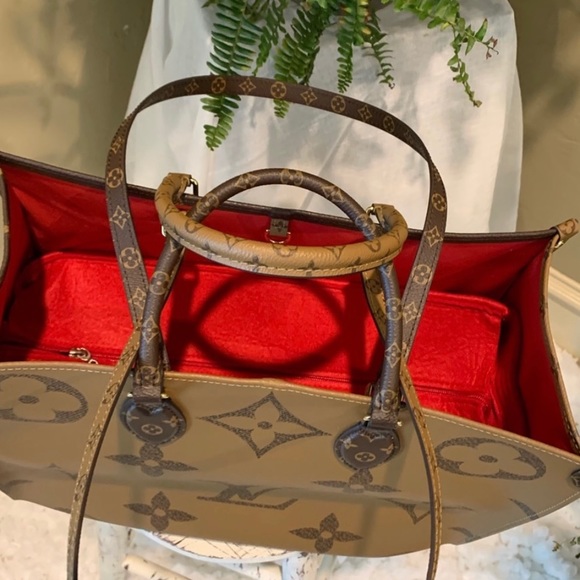 💕 LV Onthego GM w/ mono straps - Picture 15 of 17